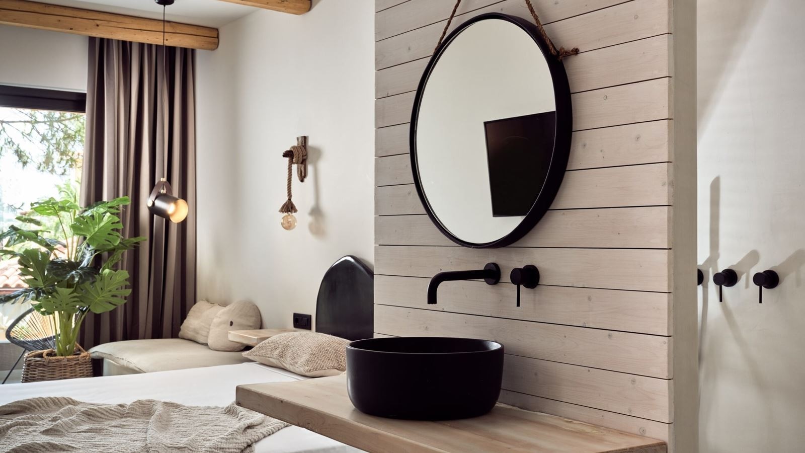 rooms-executive-room-with-landscape-view