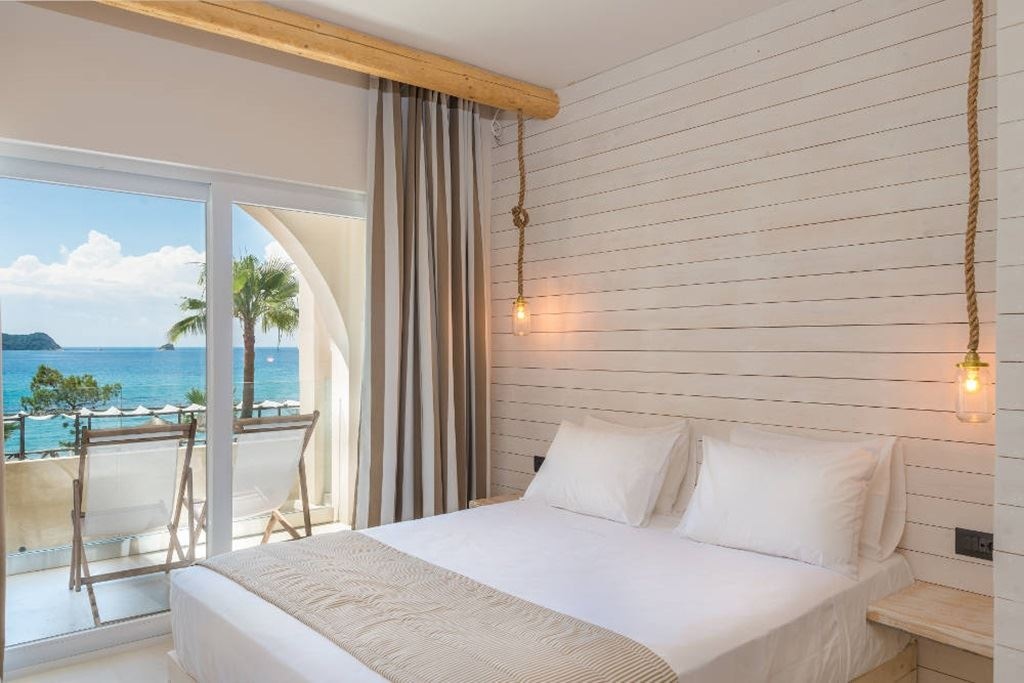 rooms-executive-room-with-sea-view