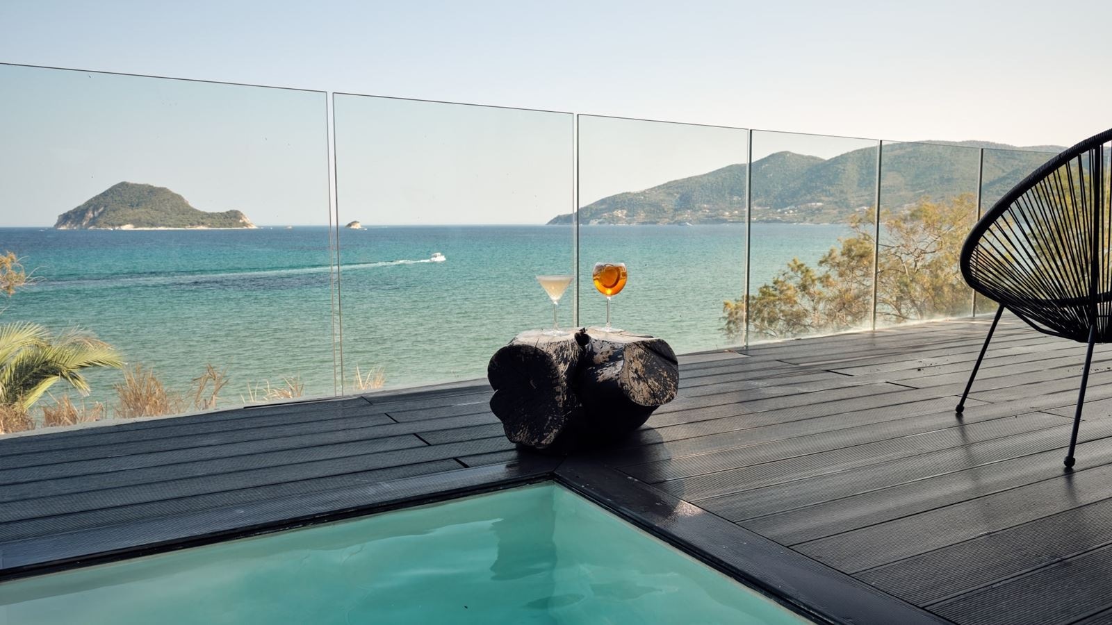 rooms-premium-junior-suite-with-outdoor-jetted-tub--sea-view