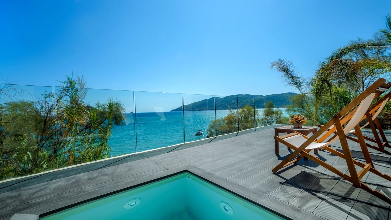 rooms-premium-junior-suite-with-outdoor-jetted-tub--sea-view