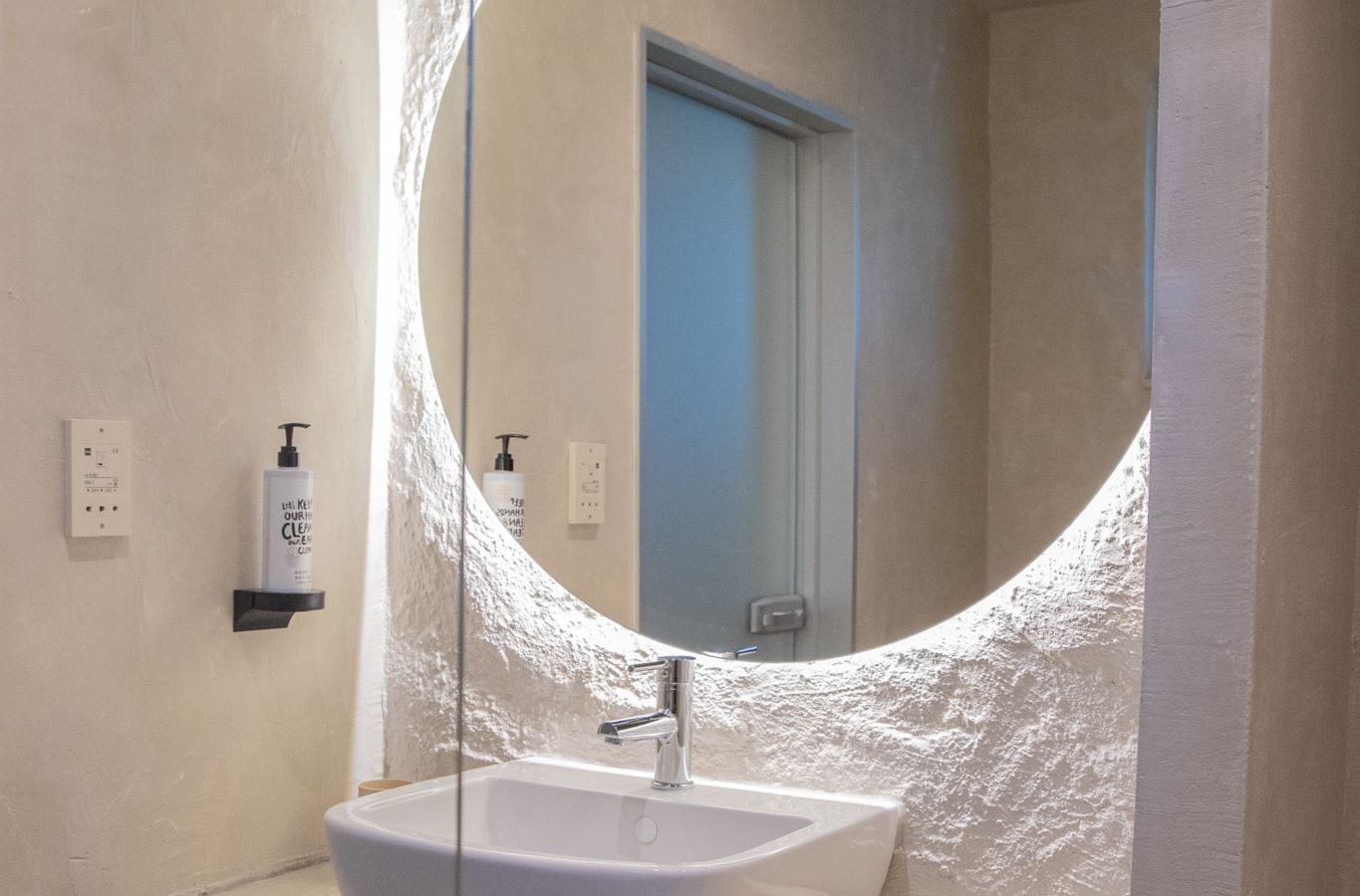 rooms-standard-double-room-1st-floor-with-balcony