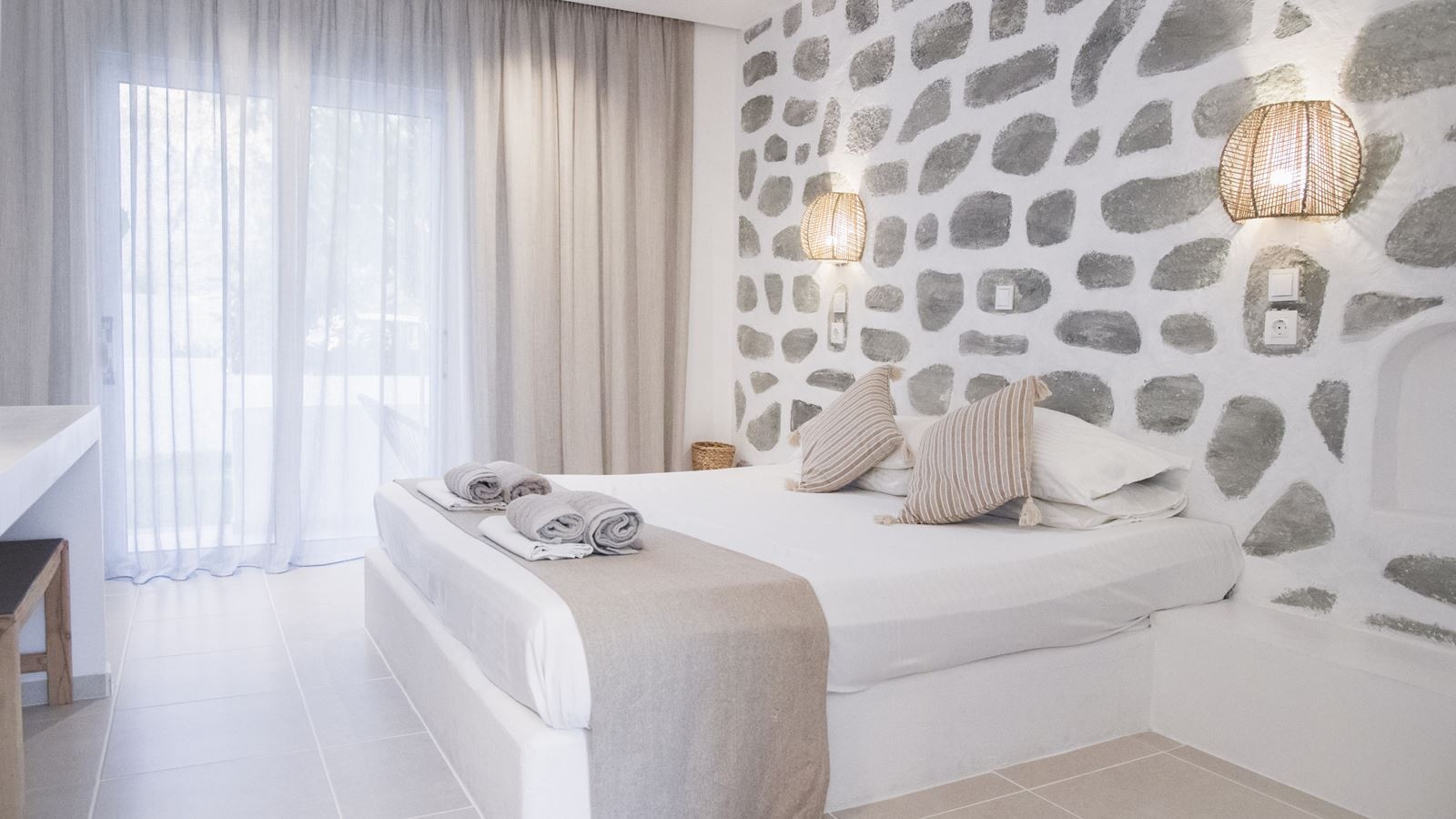 rooms-standard-double-room-ground-floor-with-terrace