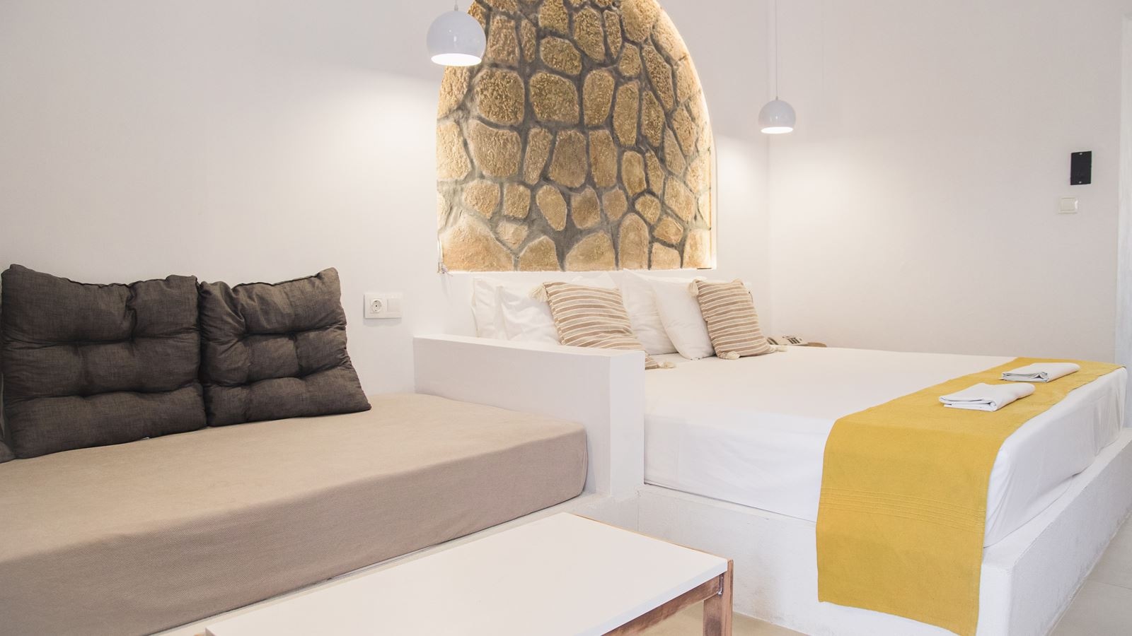 rooms-standard-double-room-ground-floor-with-terrace