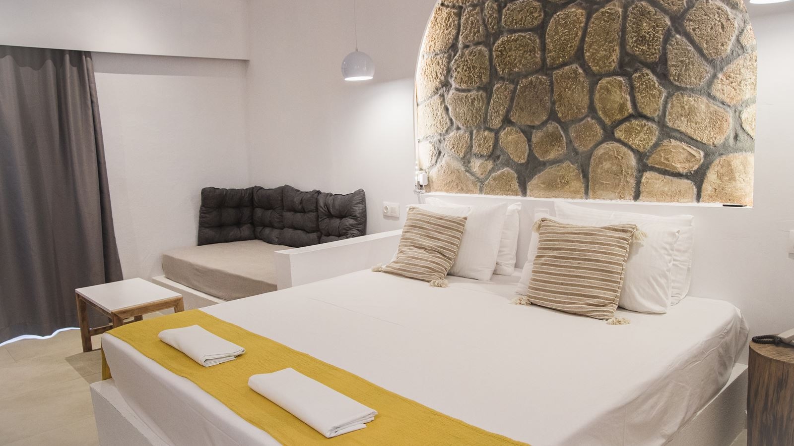 rooms-standard-double-room-ground-floor-with-terrace