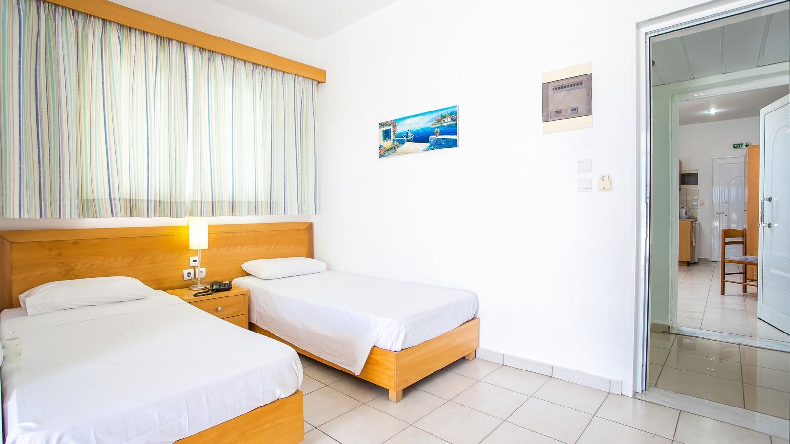 rooms-family-apartment-with-terrace