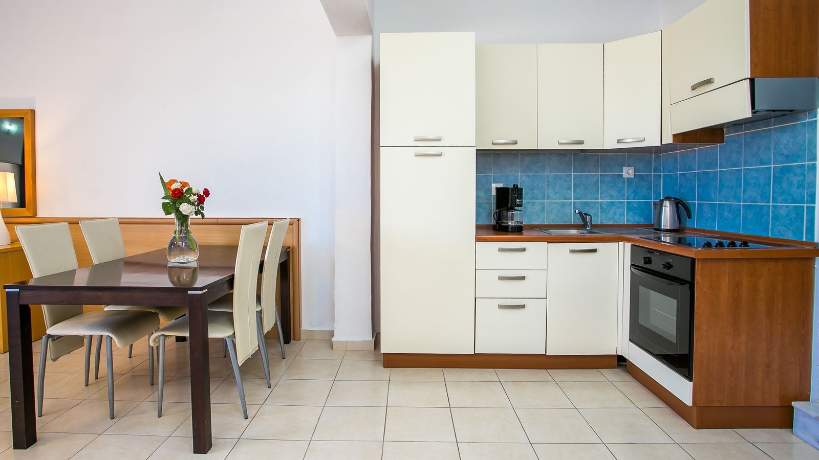 rooms-family-suite-with-balcony