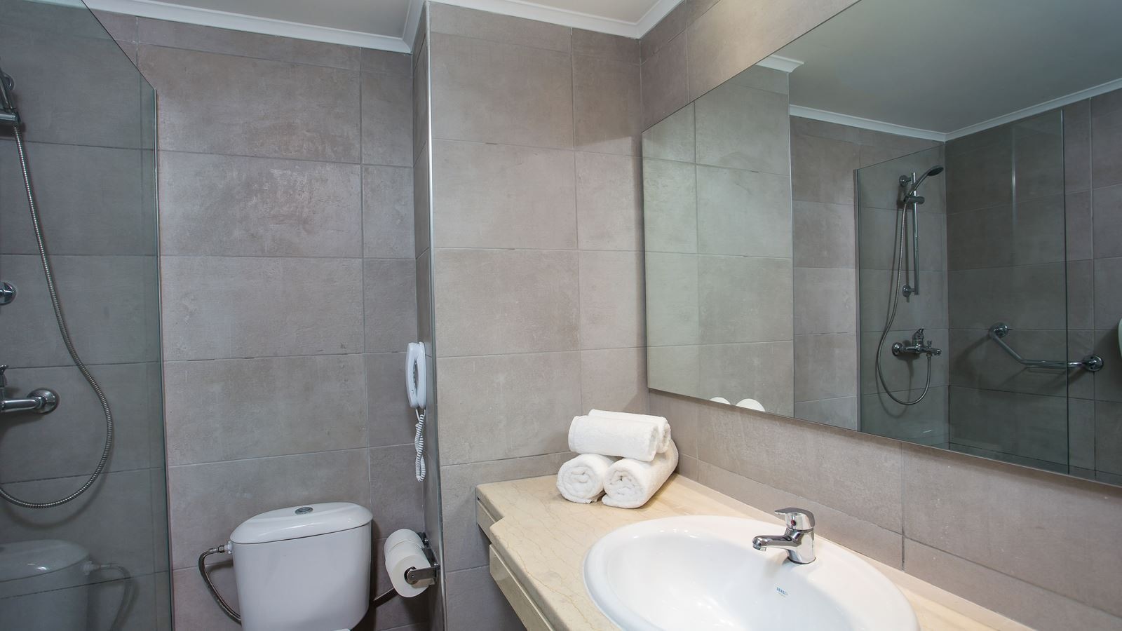 rooms-double-standard-room-balcony-or-terrace