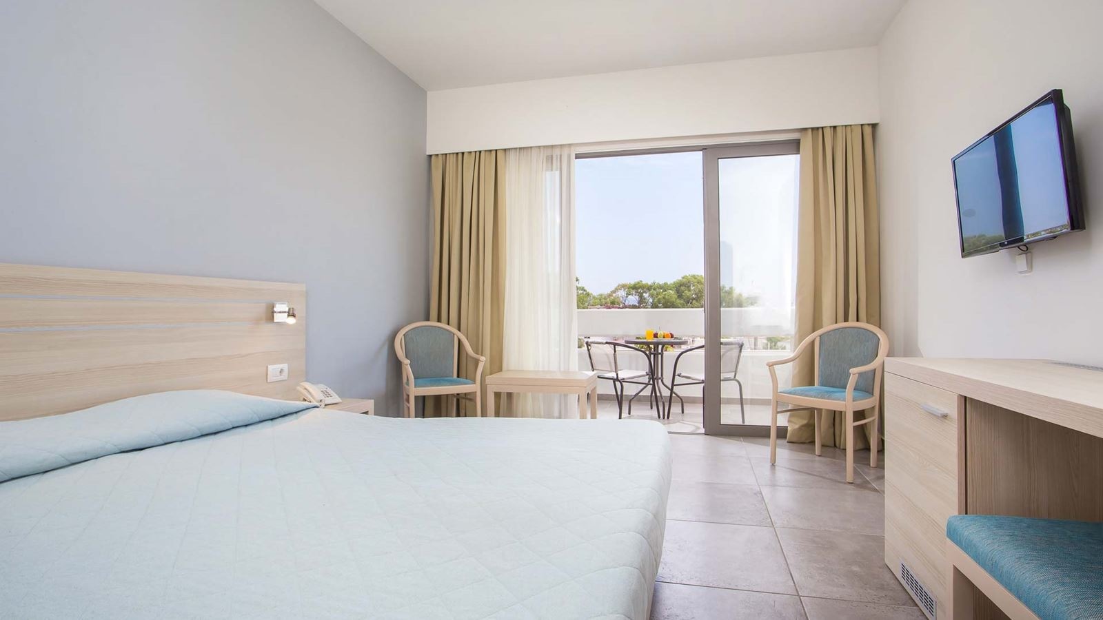 rooms-double-standard-room-balcony-or-terrace