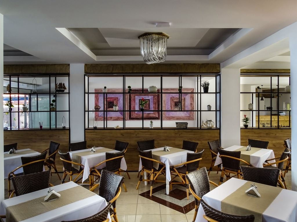 restaurants-restaurant