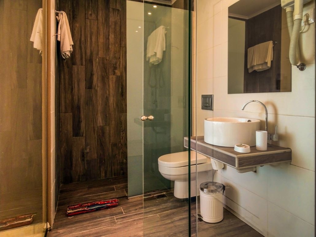 rooms-luxury-room-garden-view-balcony