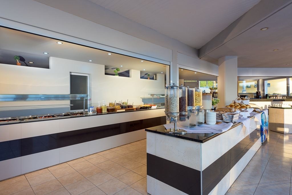 restaurants-main-building