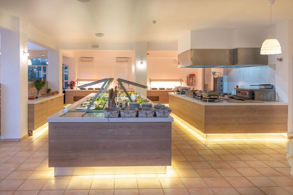 restaurants-main-building