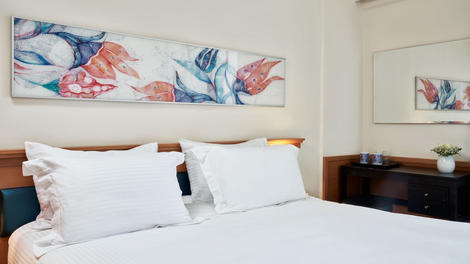 rooms-superior-side-sea-view-with-balcony