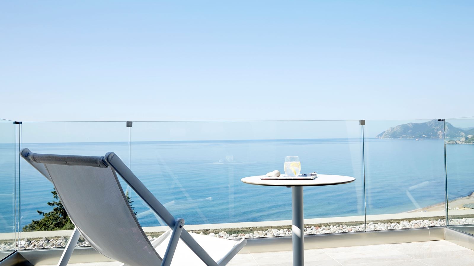 rooms-deluxe-room-sea-view