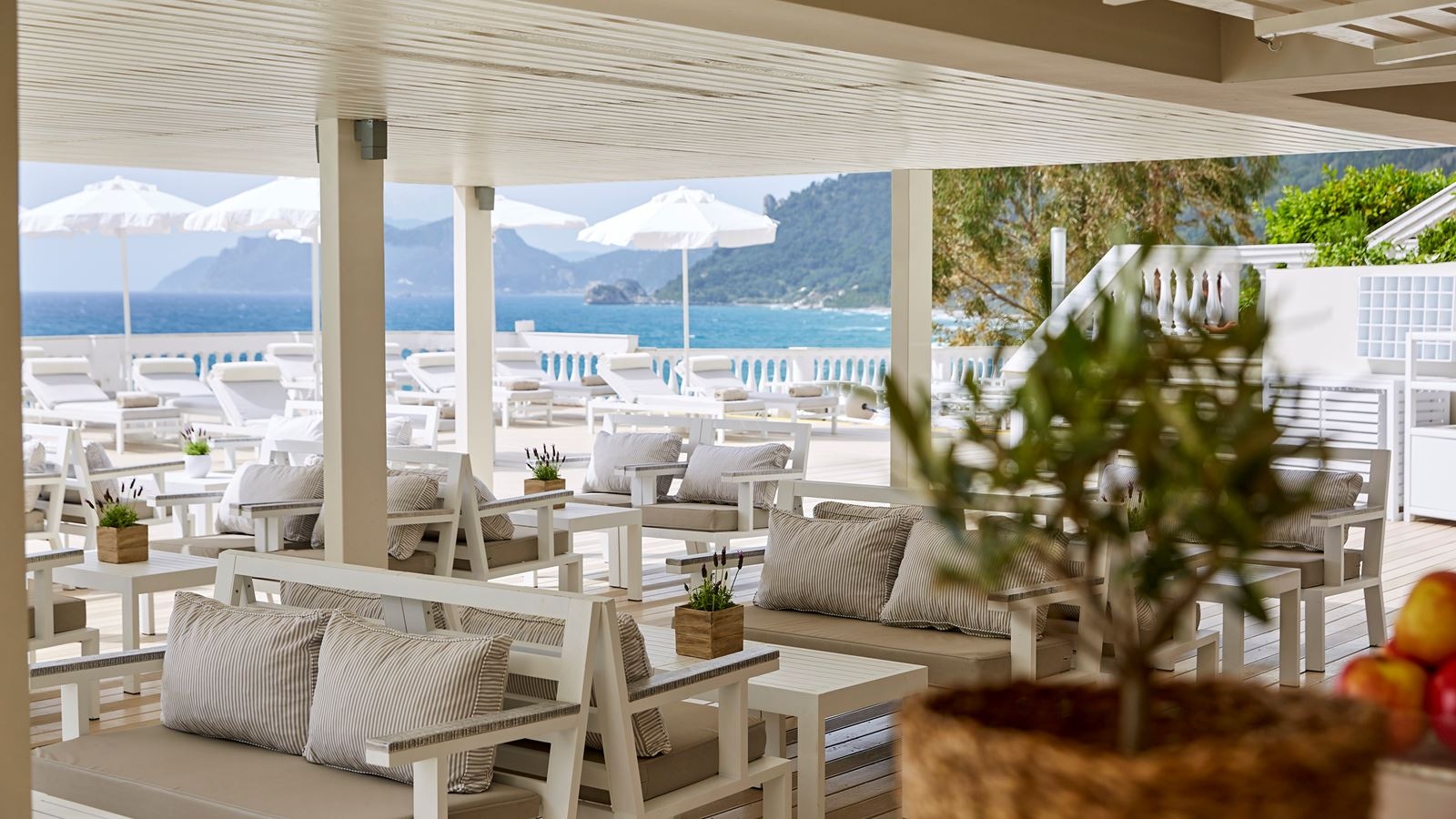 bars-lagoon-pool-bar