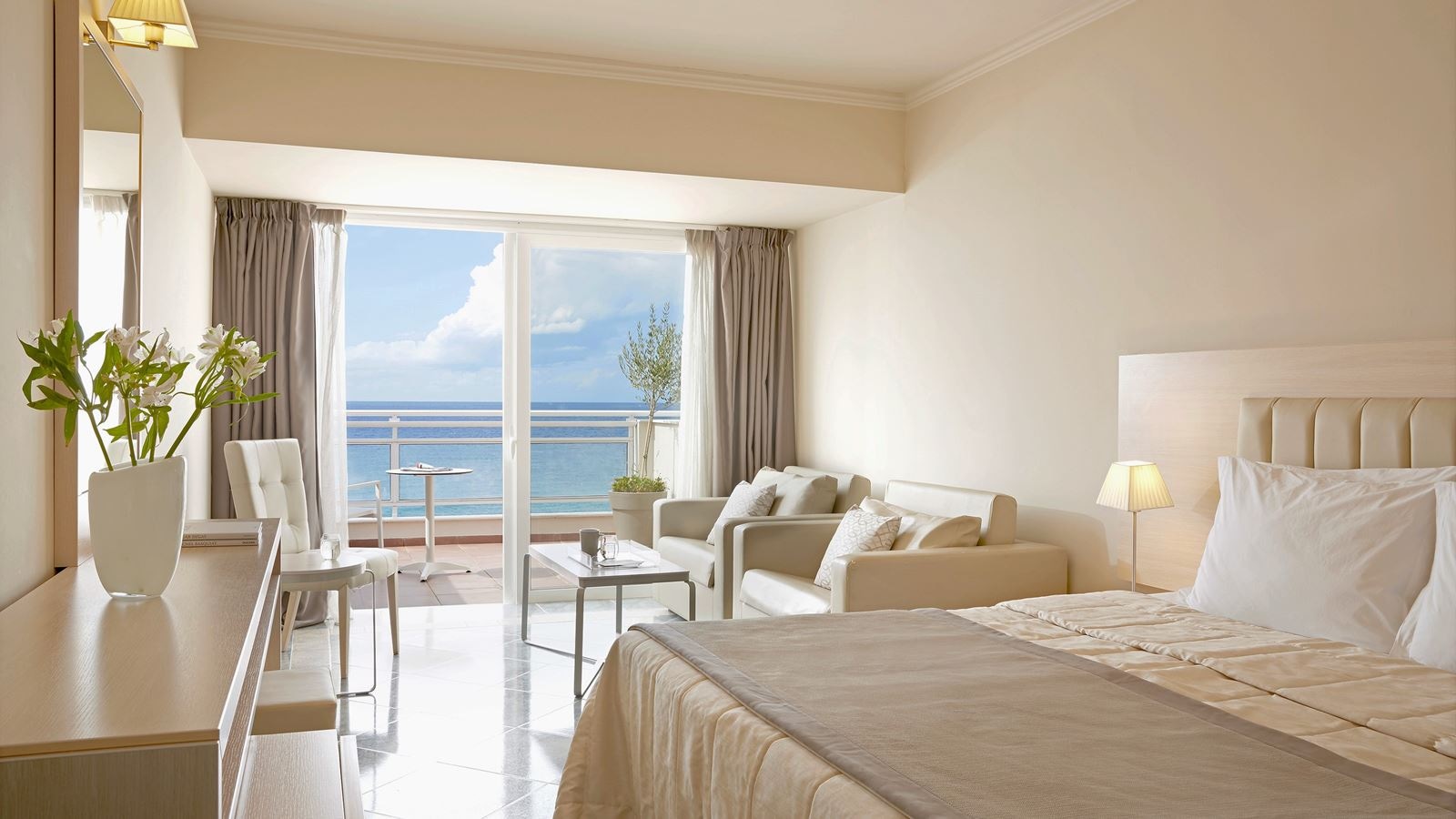 rooms-junior-suite-sea-view