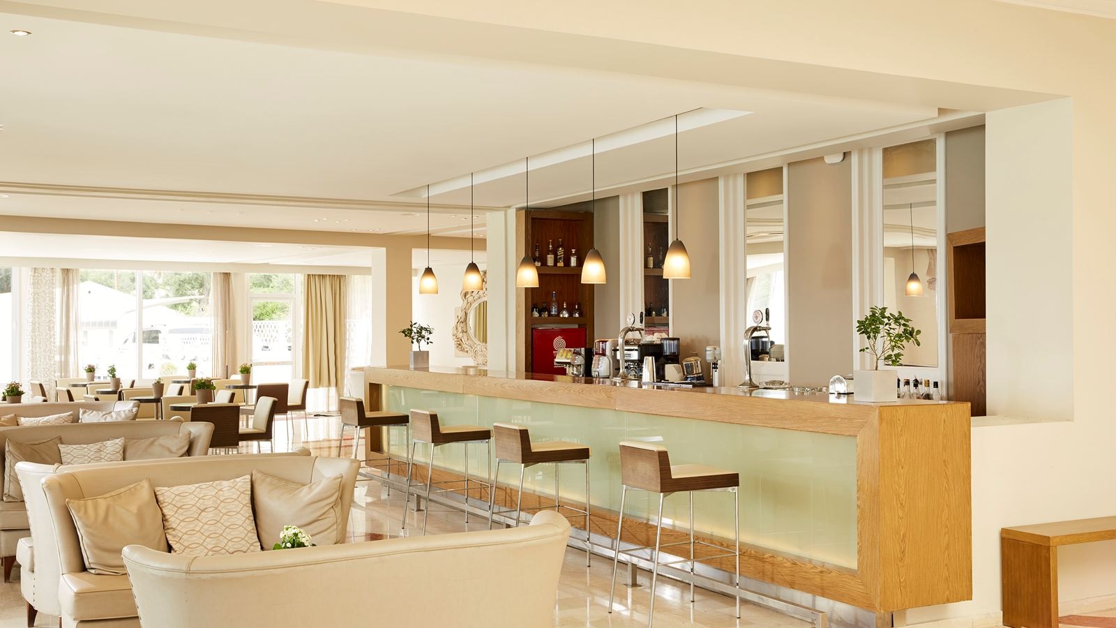 bars-orpheus-lobby-bar