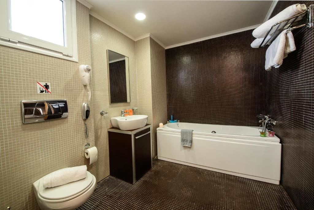 rooms-1-bedroom-suite-garden-view