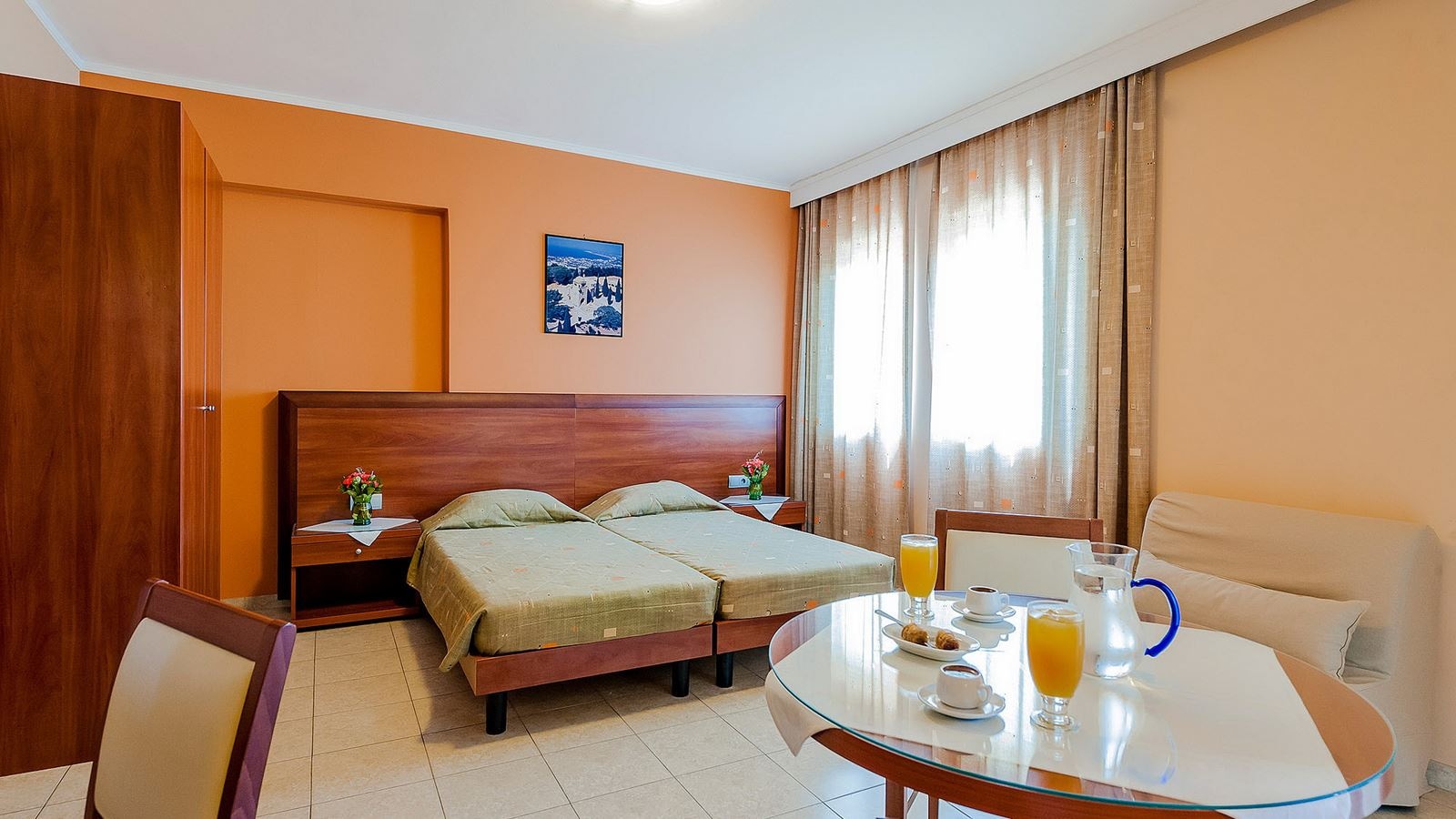 rooms-triple-standard-room-balcony-or-terrace