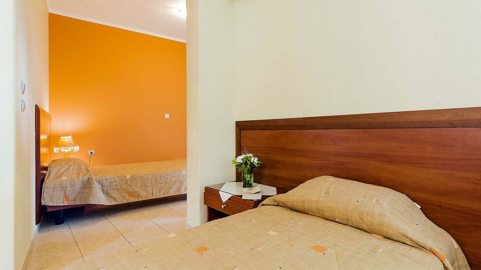 rooms-suite-standard-2-bedrooms-garden-view