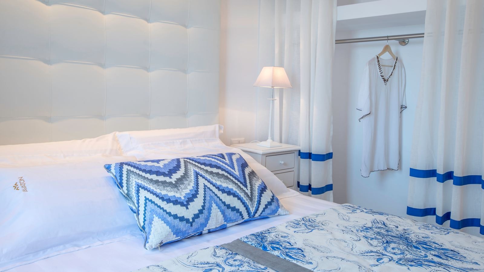 rooms-deluxe-room-with-private-pool