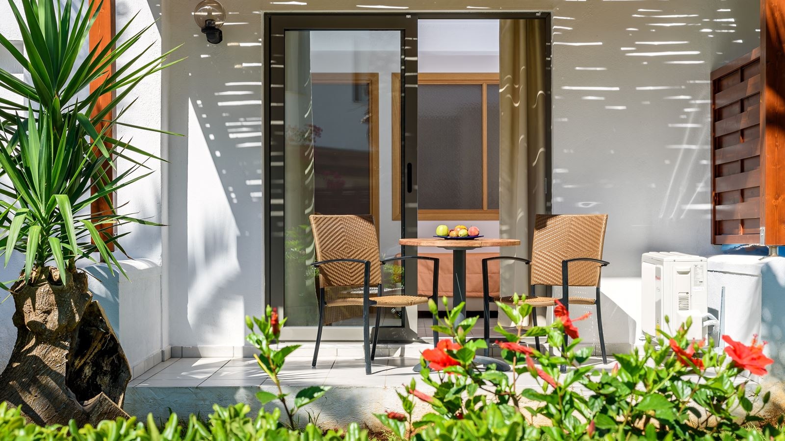 rooms-bungalow-standard-double-balcony-or-terrace