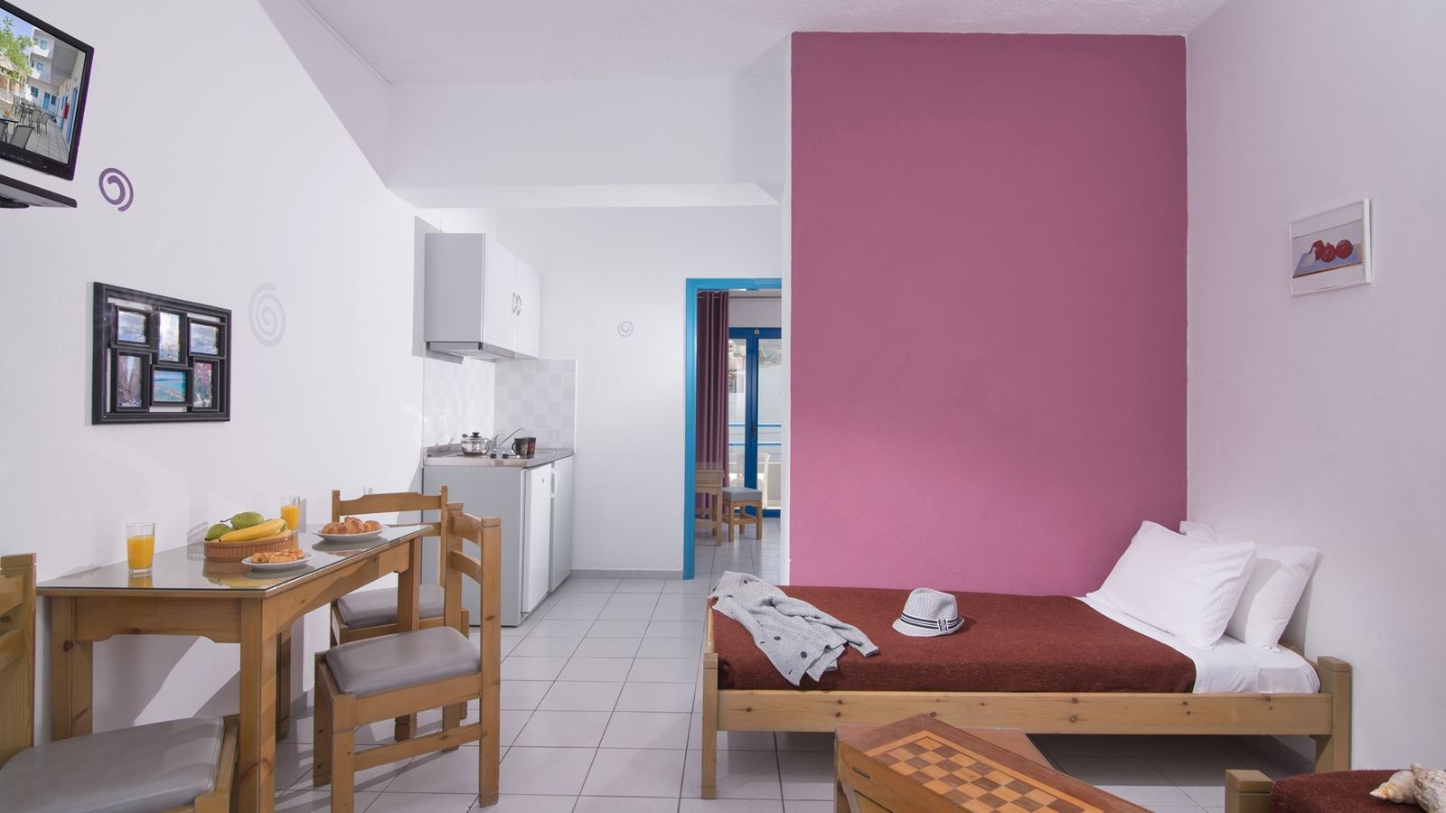 rooms-one-bedroom-apartment-with-mountain-view