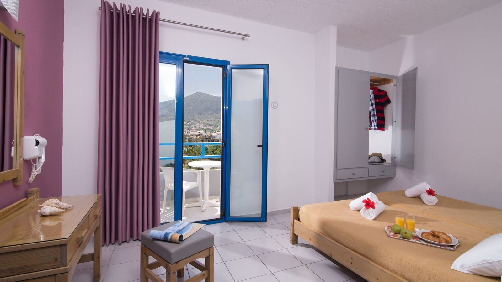 rooms-one-bedroom-apartment-with-mountain-view