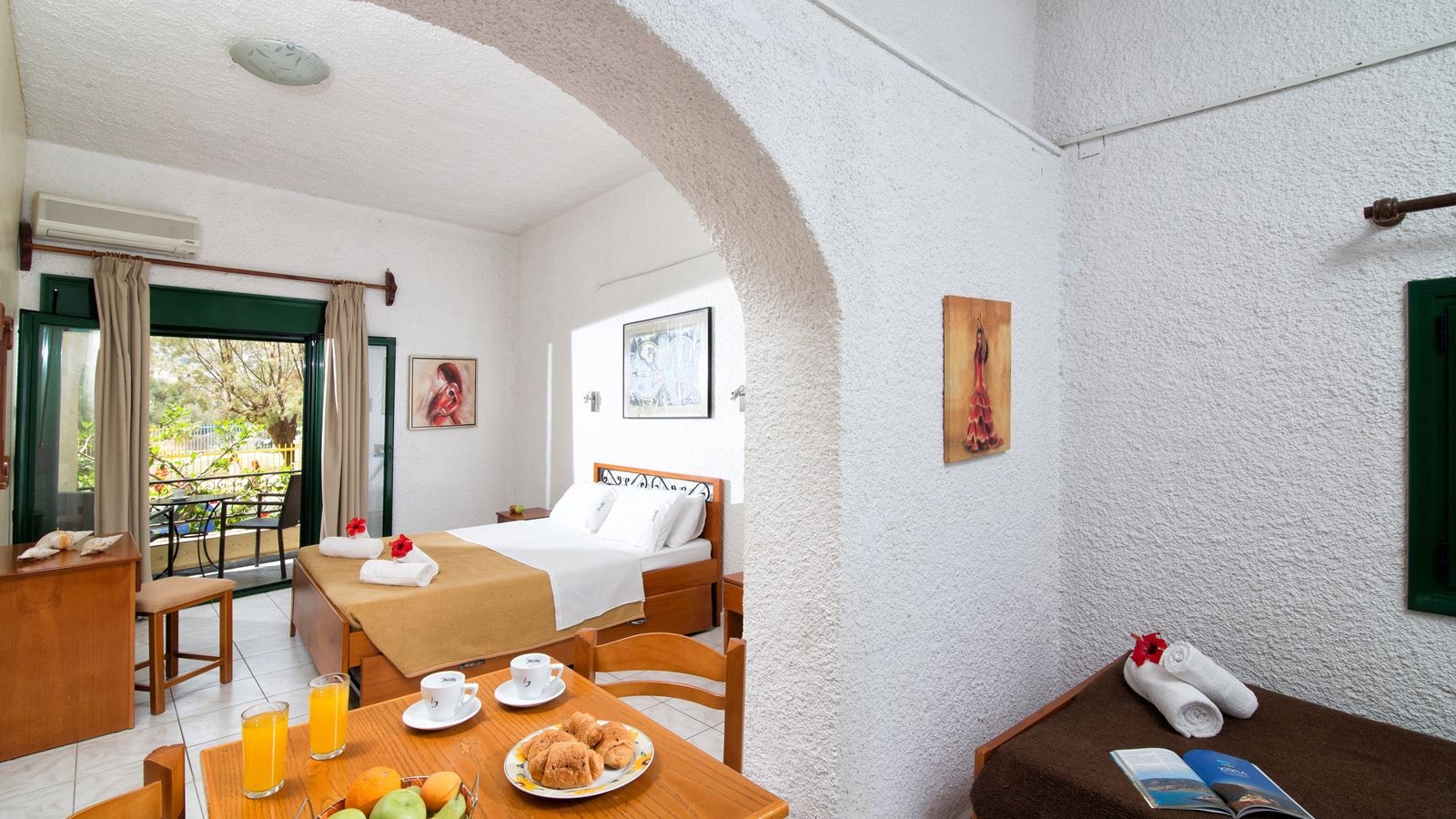 rooms-one-bedroom-apartment-with-hydromassage-shower