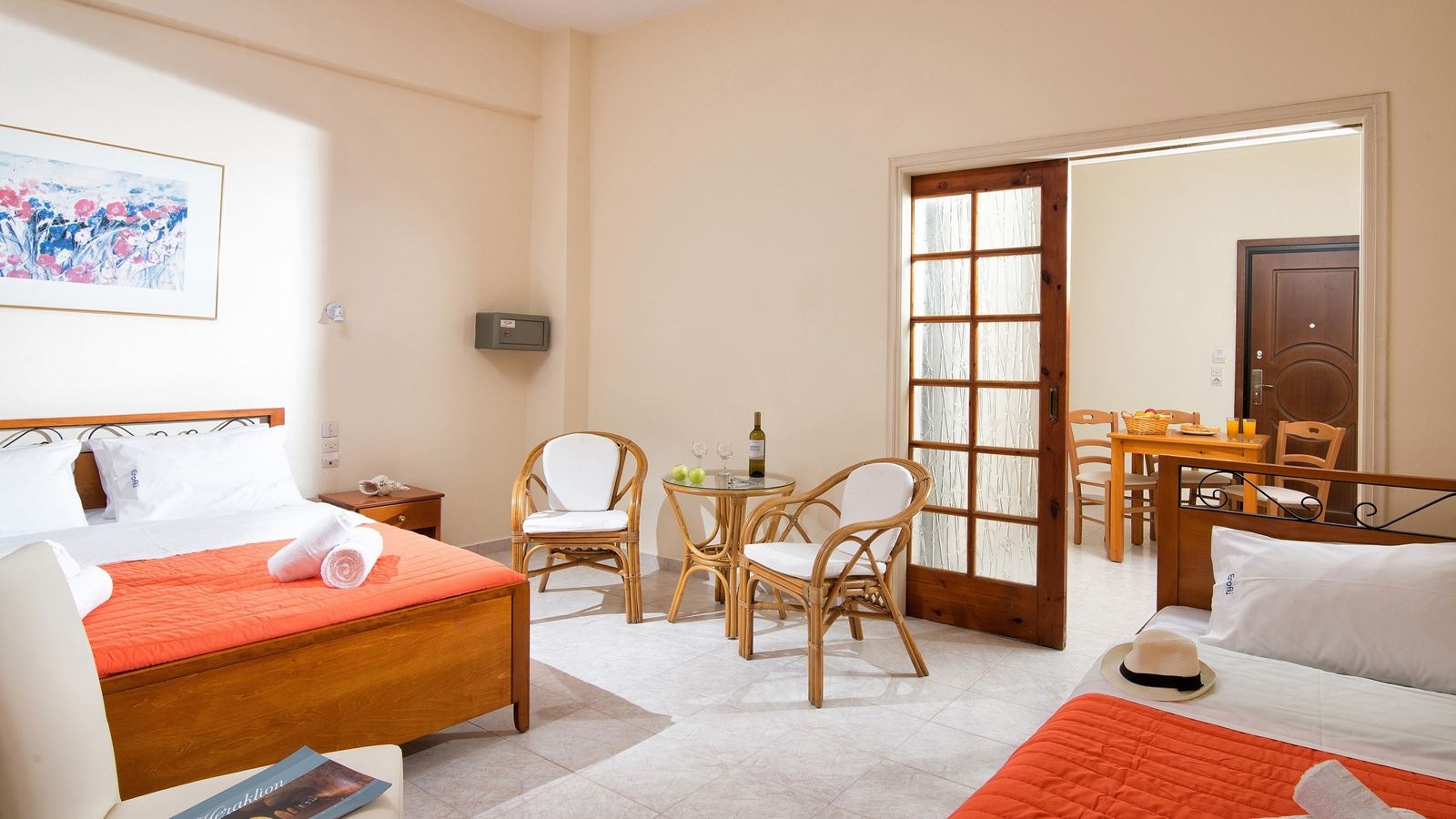 rooms-one-bedroom-apartment-with-hydromassage-shower