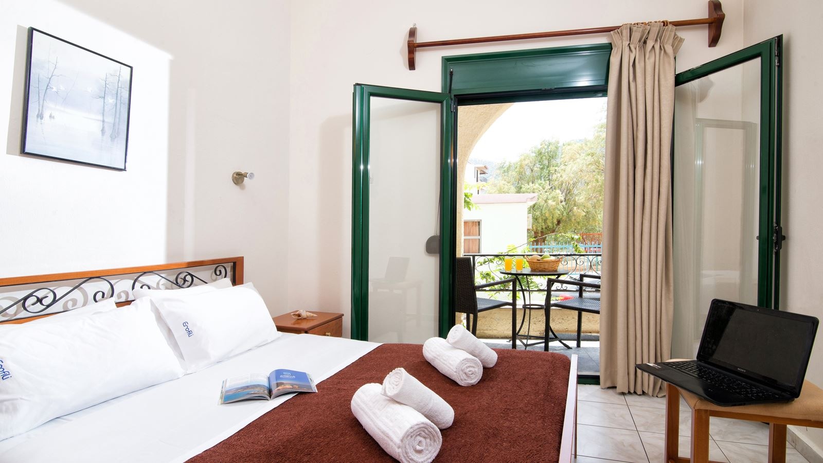 rooms-two-bedroom-apartment-with-hydromassage-shower