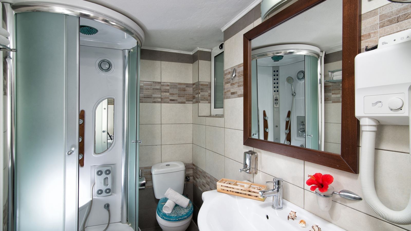 rooms-two-bedroom-apartment-with-hydromassage-shower