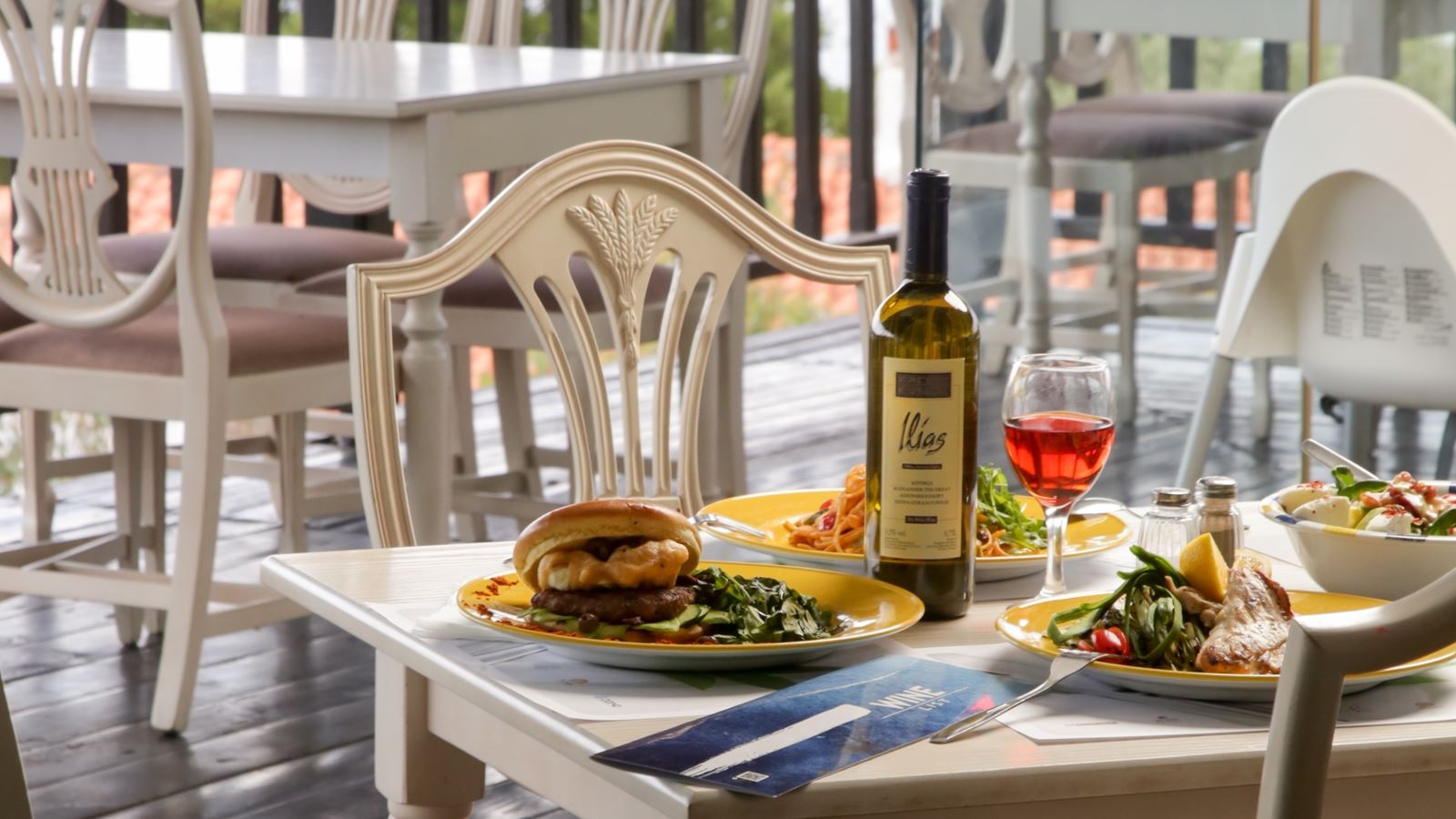 restaurants-agionissi-terrace-restaurant