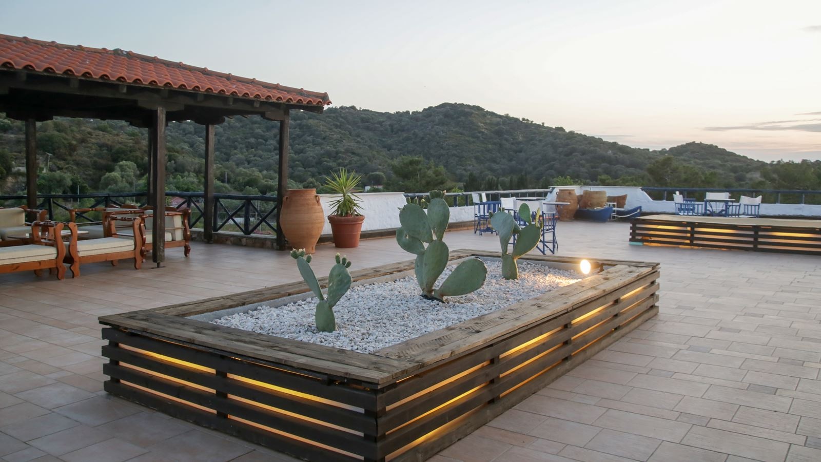 bars-agionissi-open-air-rooftop-cocktail-bar