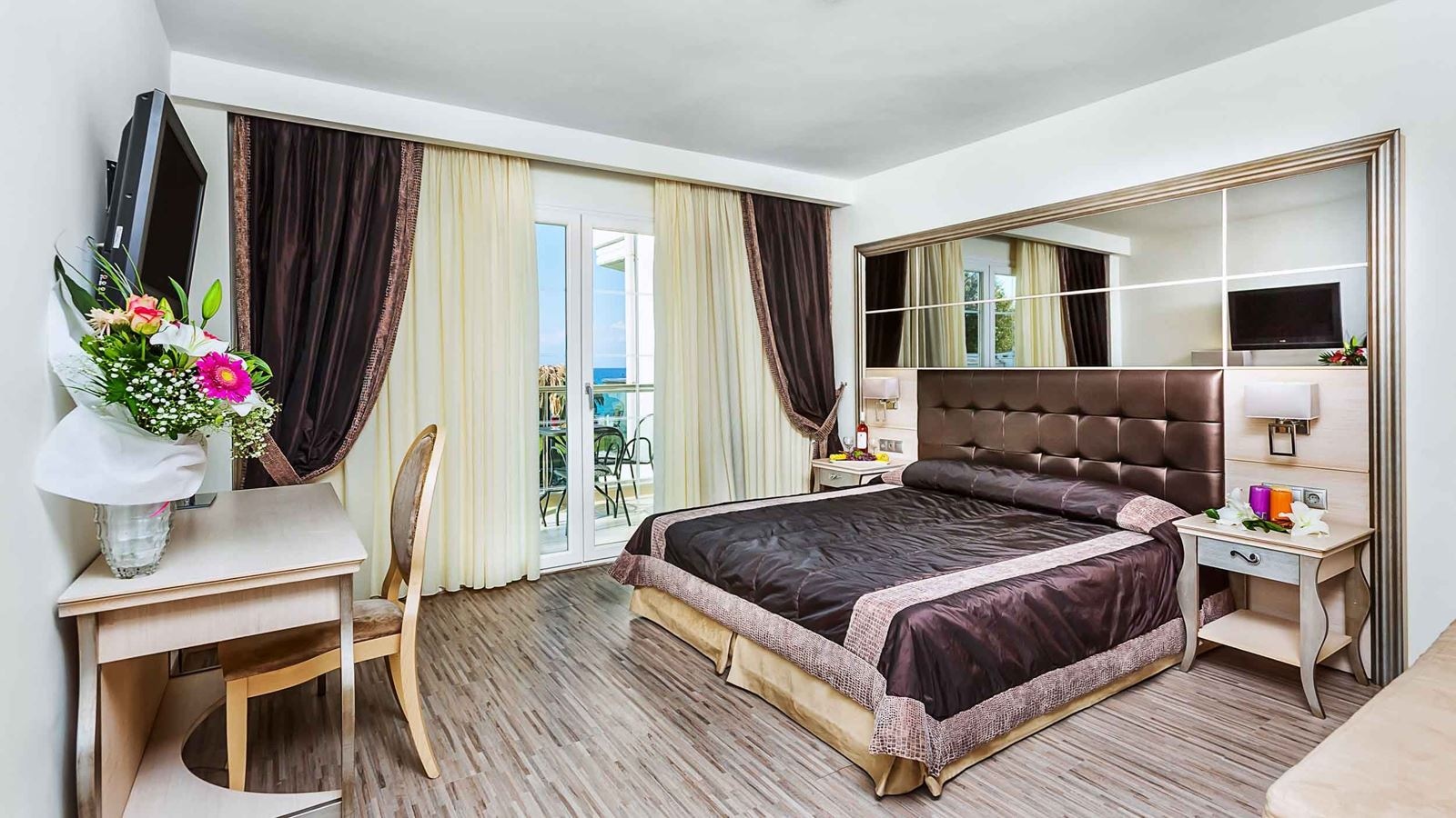 rooms-superior-double-side-sea-view-room