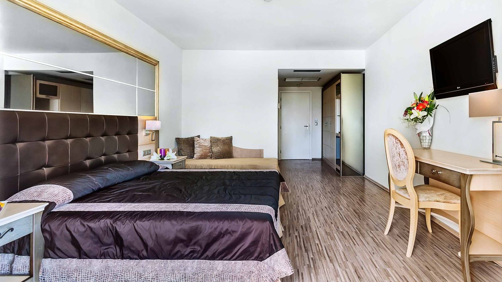 rooms-superior-double-side-sea-view-room