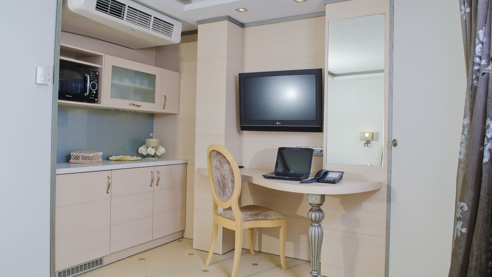 rooms-deluxe-suite-2bedrooms-sea-view