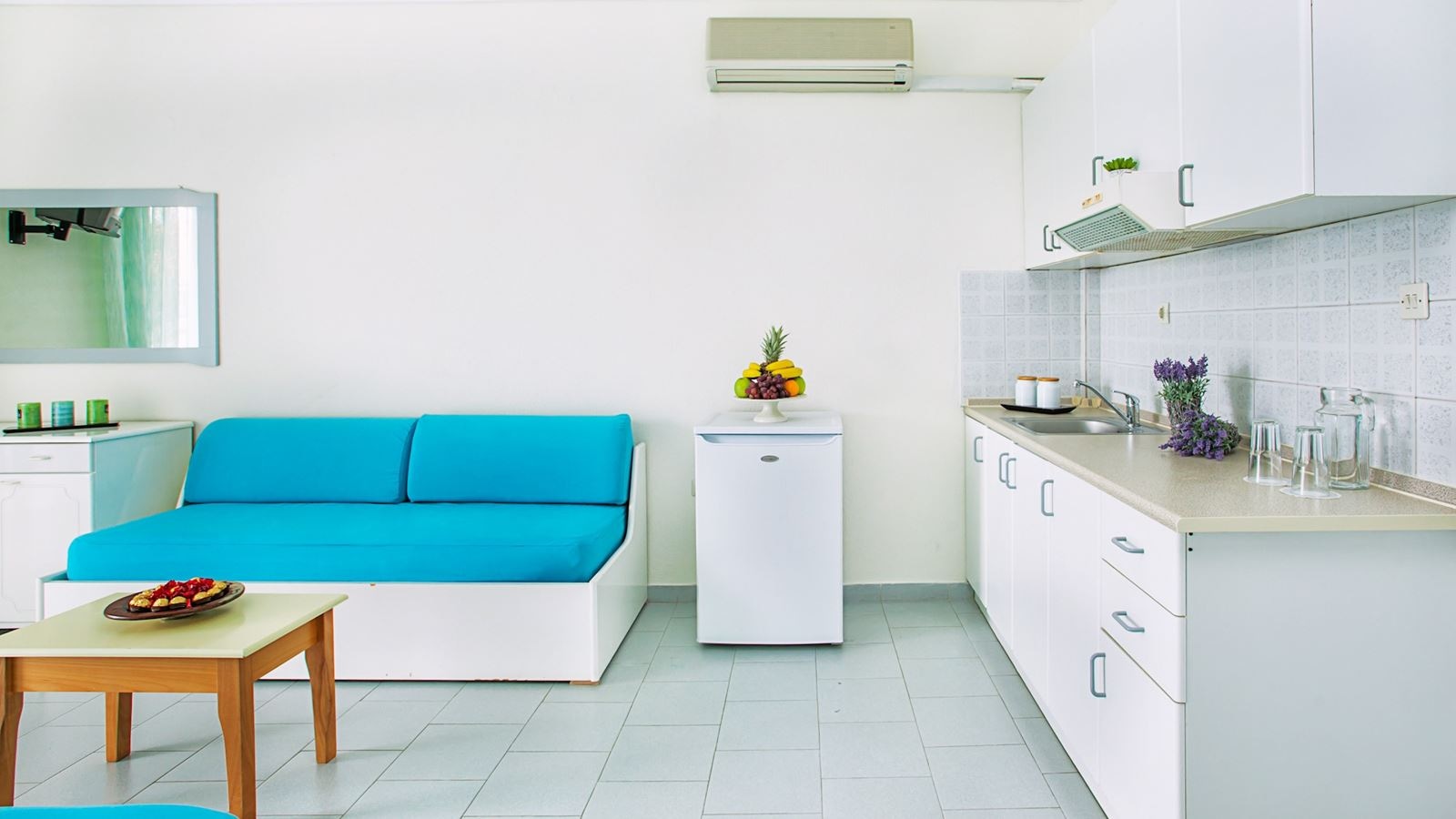 rooms-family-room-sea-view