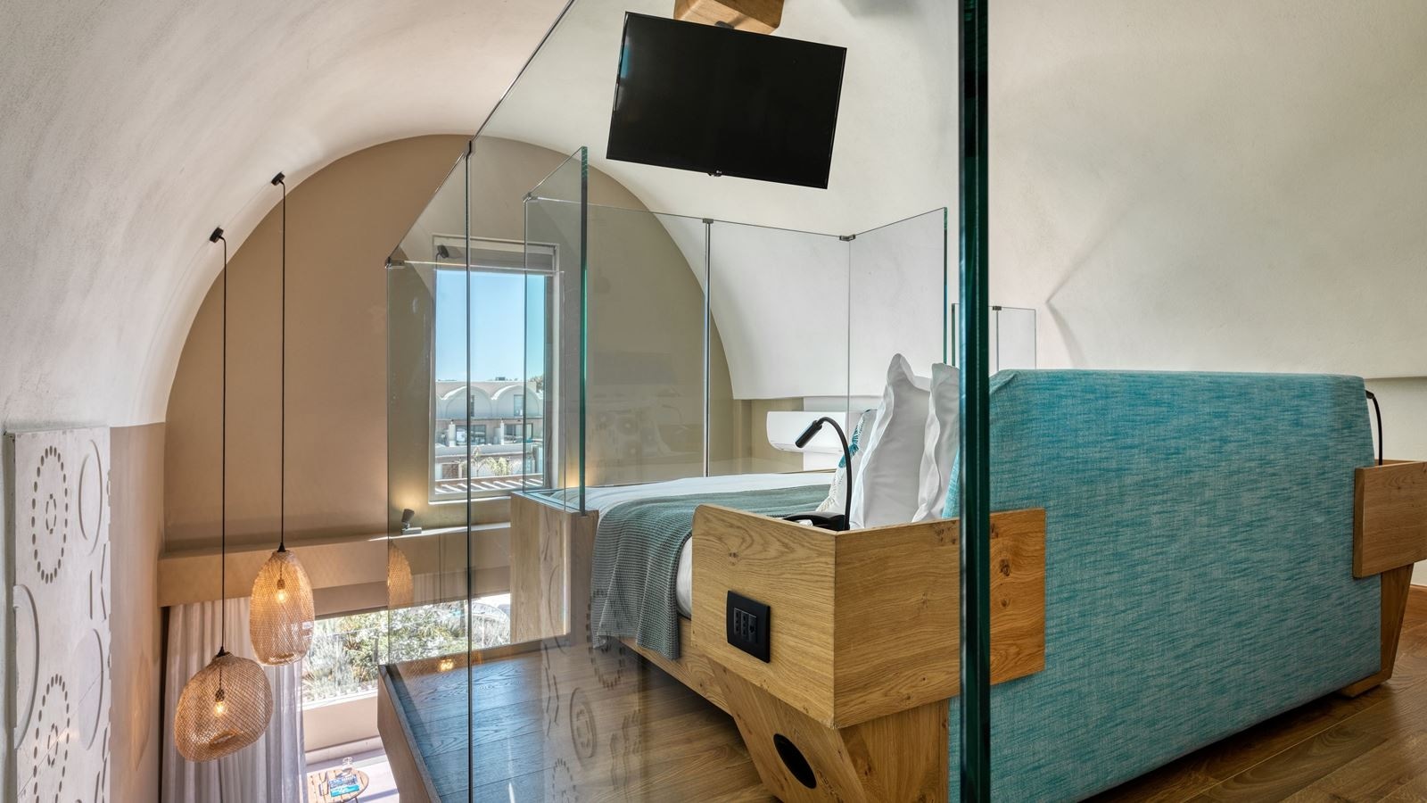 rooms-wellness-loft-pool-view-with-outdoor-heated-jacuzzi