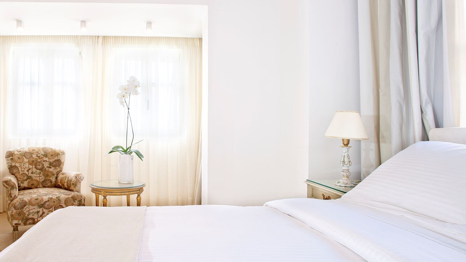 rooms-executive-room