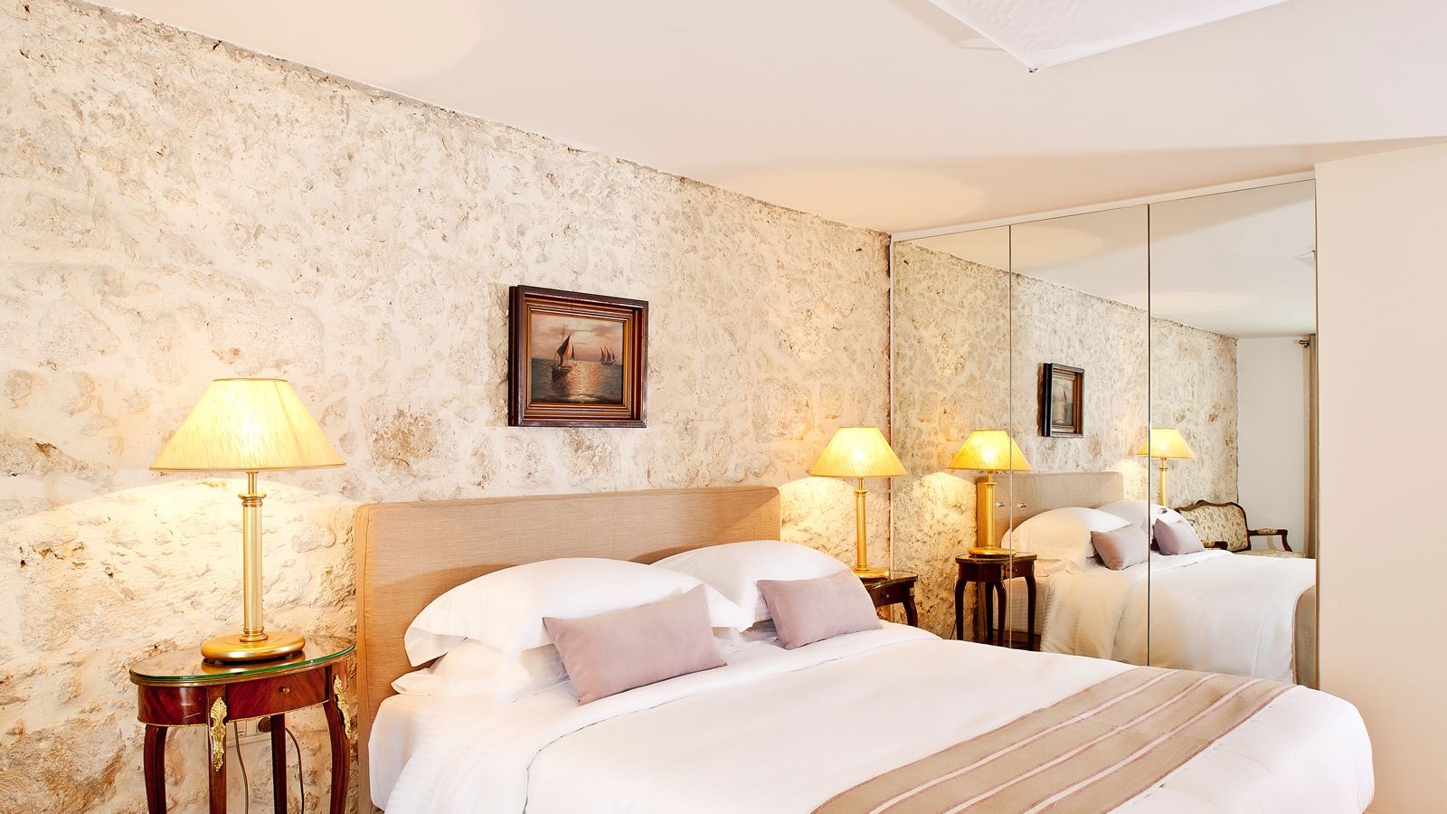 rooms-superior-suite