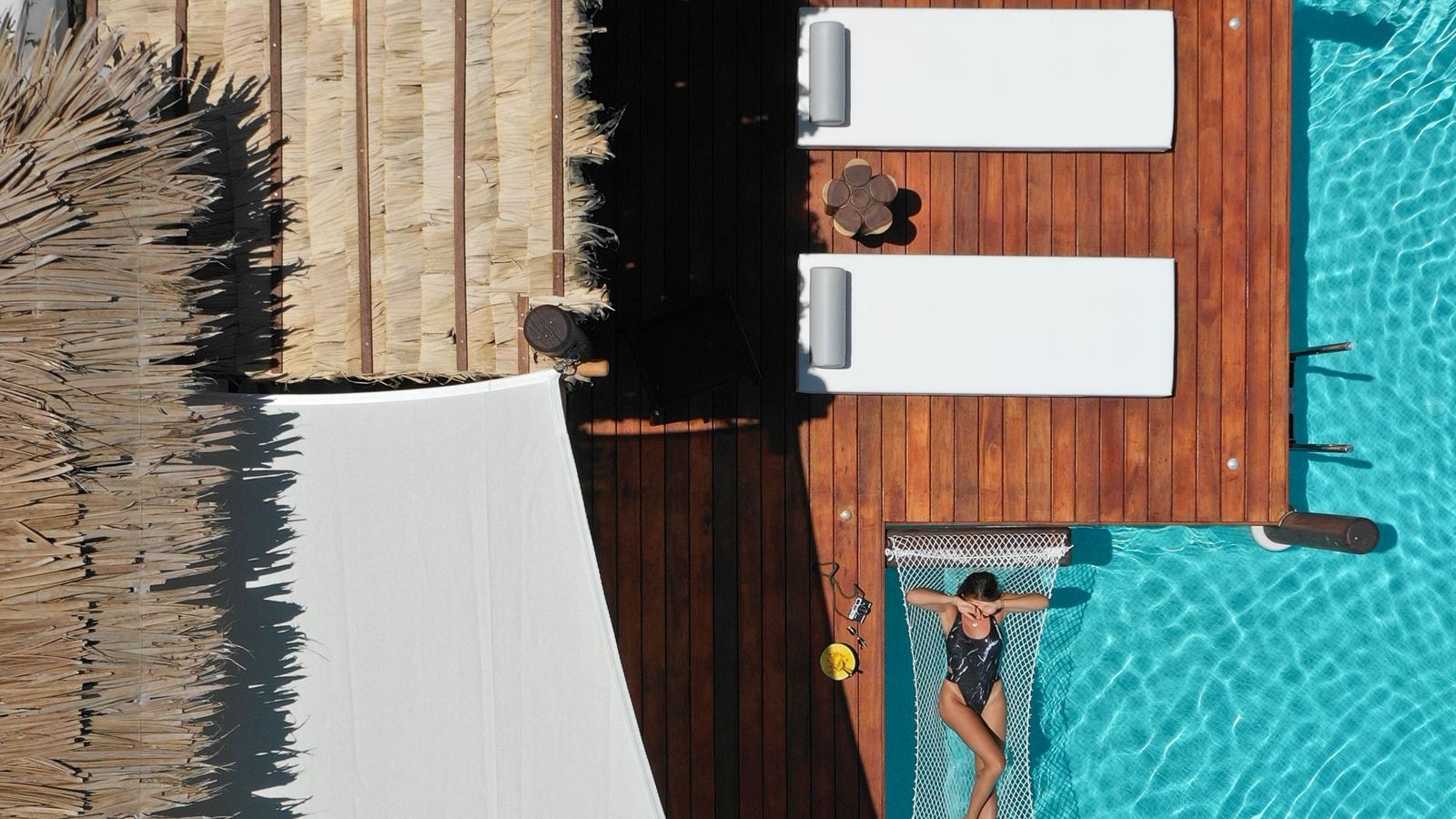 rooms-grand-overwater-bungalow