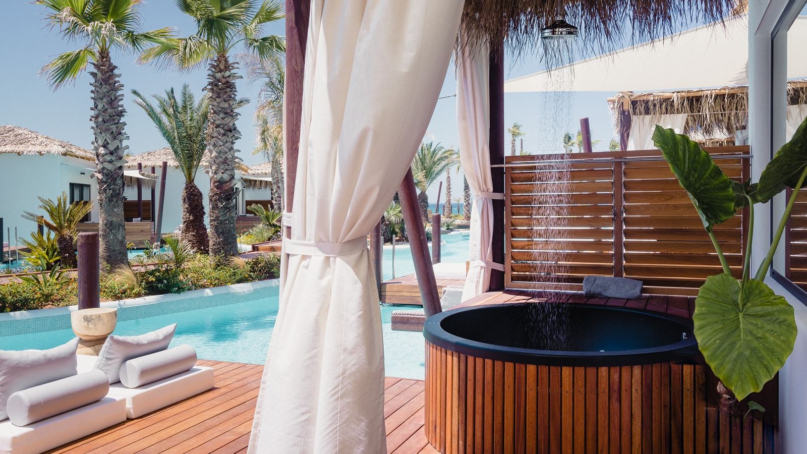 rooms-grand-overwater-bungalow