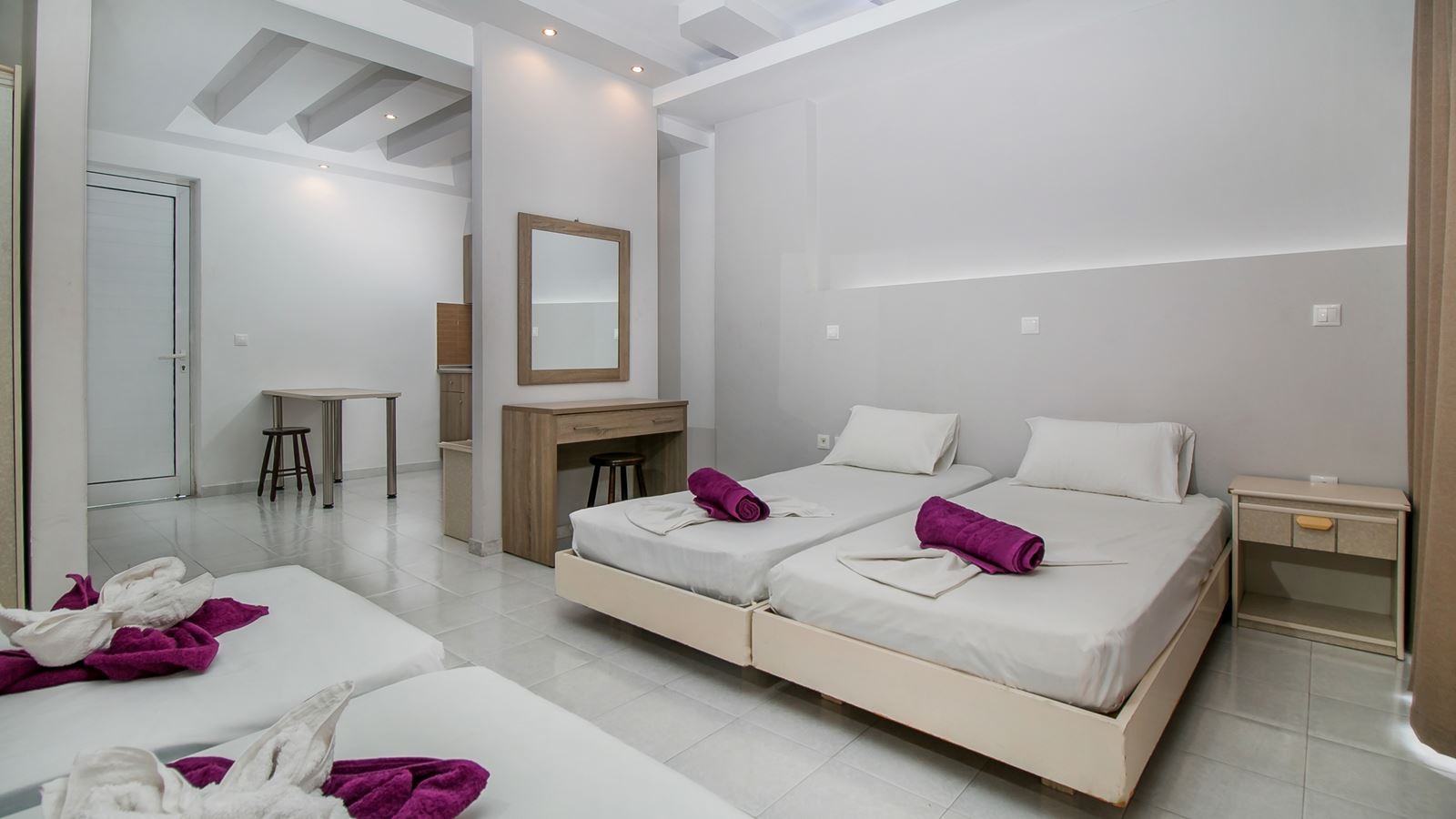 rooms-standard-room-with-balcony