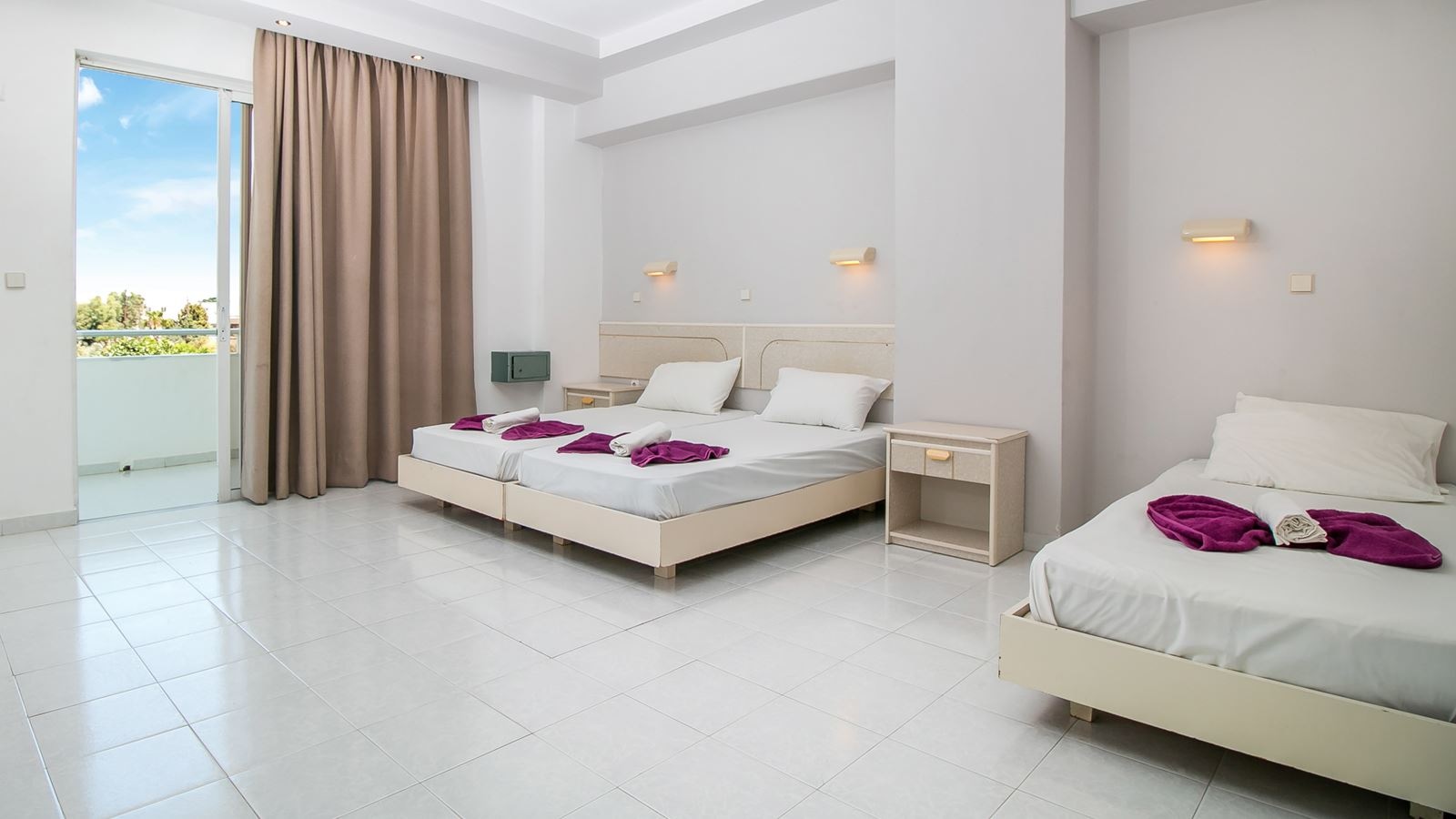 rooms-superior-room-with-balcony