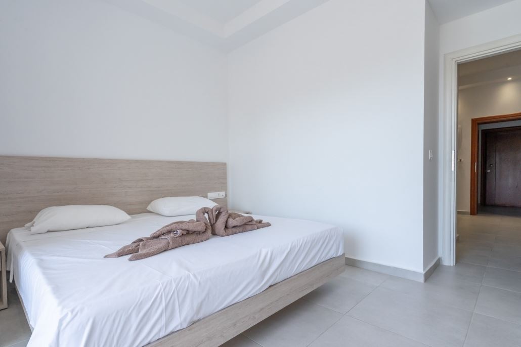 rooms-indoor-family-room-balcony-or--terrace