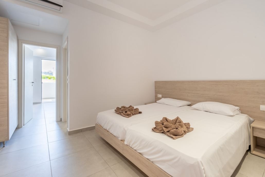 rooms-indoor-family-room-balcony-or--terrace