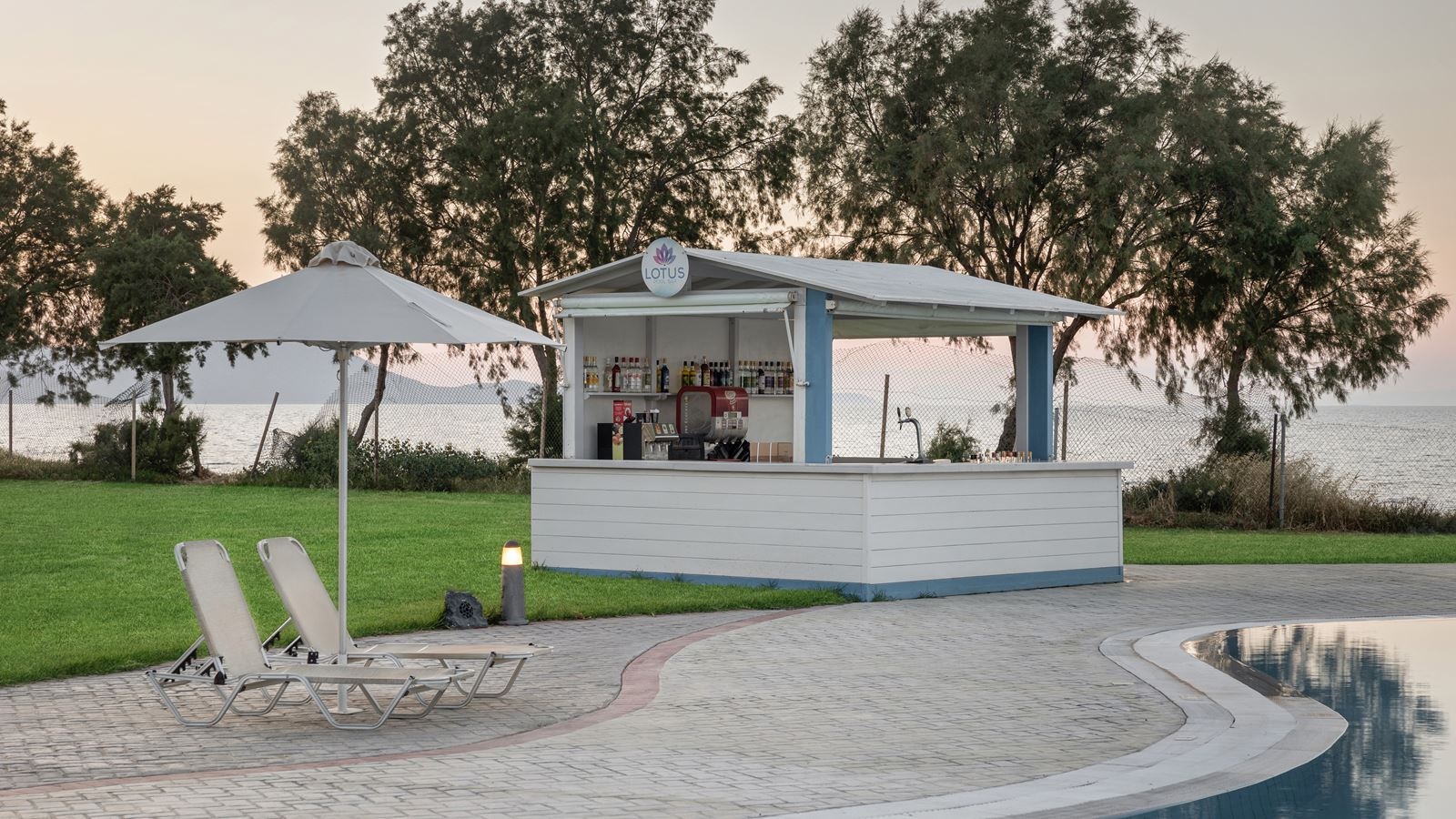 bars-calypso-pool-bar