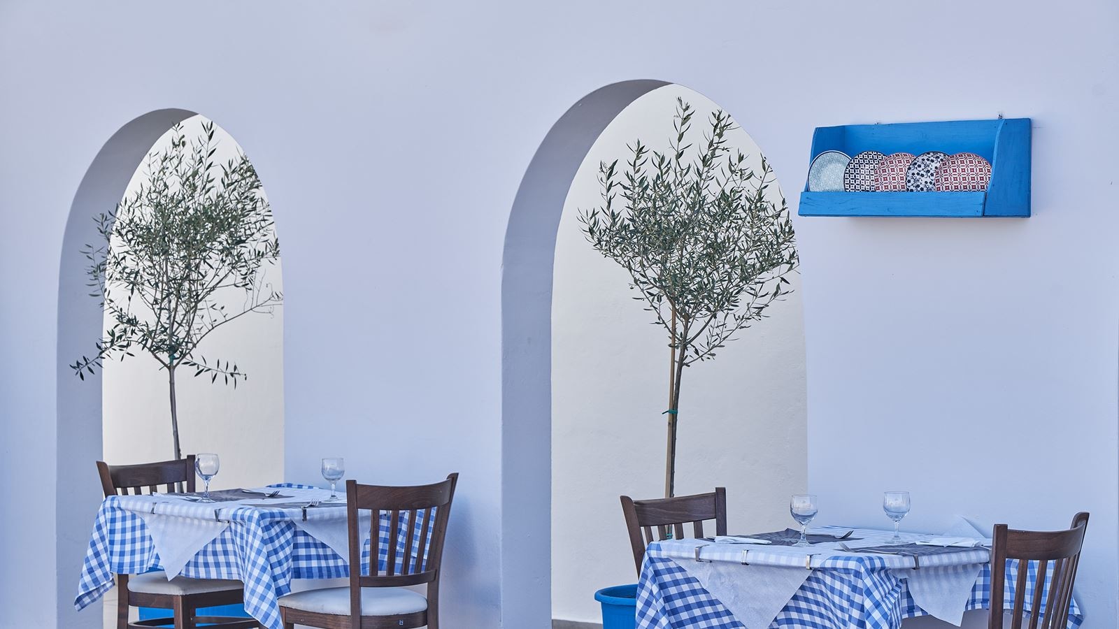 restaurants-dionysos-greek-specialty-restaurant