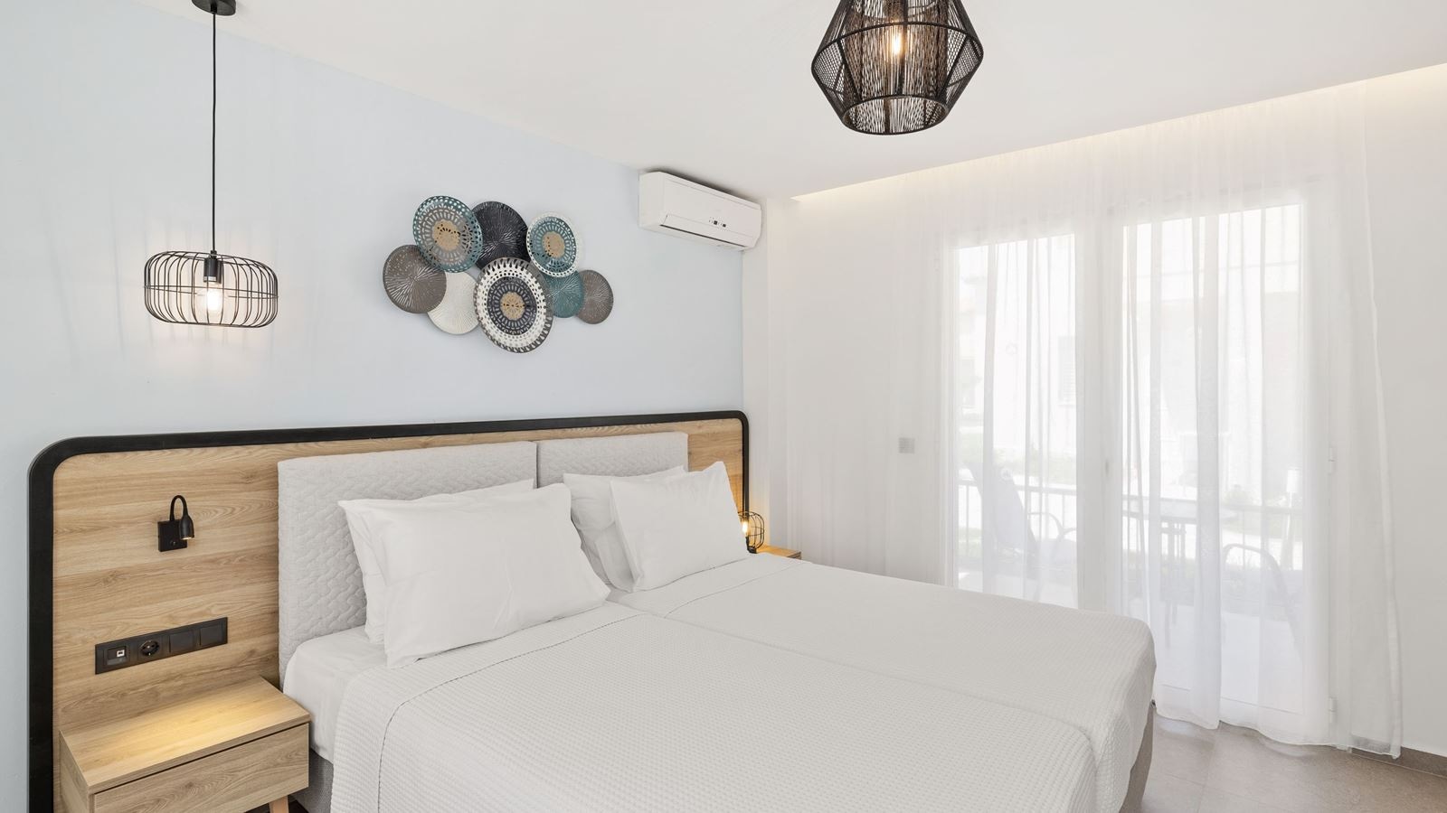 rooms-family-suite-room-with-garden-view